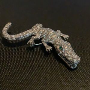 Alligator pin